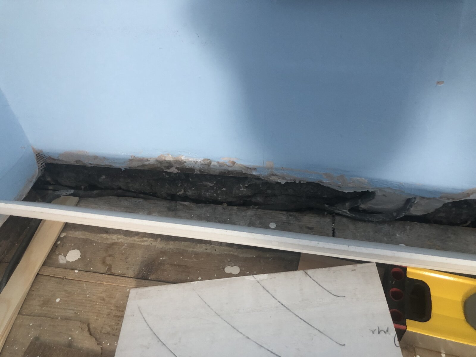 Skirting on uneven (I.e. not flat) wall? DIYnot Forums