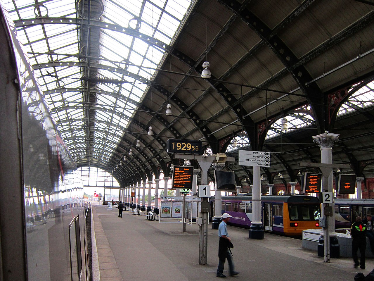 Darlington_railway_station.JPG