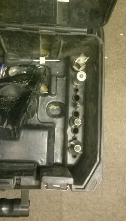 deWalt DW622 Box Showing Cutter Storage 001 01.JPG