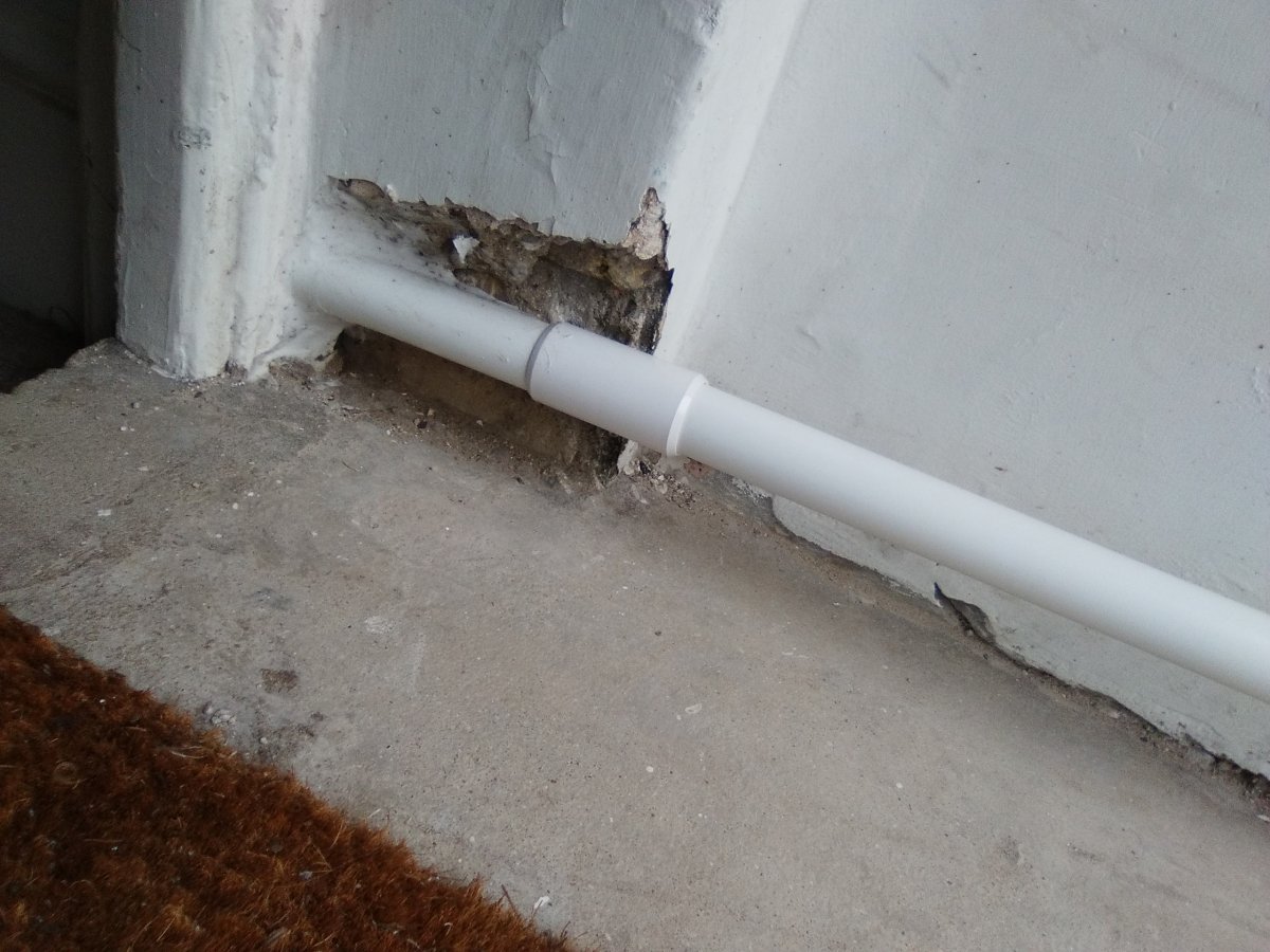 How to hide conduit trunking...? DIYnot Forums