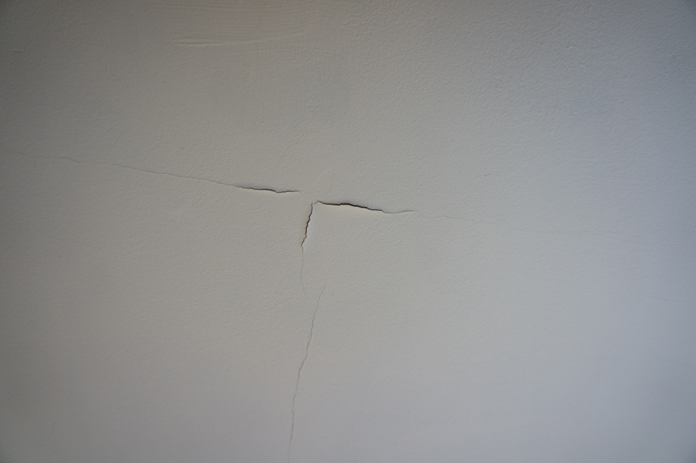 Bathroom paint flaking? DIYnot Forums