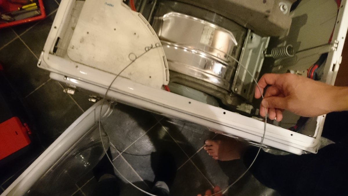 How do I fit this washing machine clamp band. Indesit WM12x DIYnot Forums