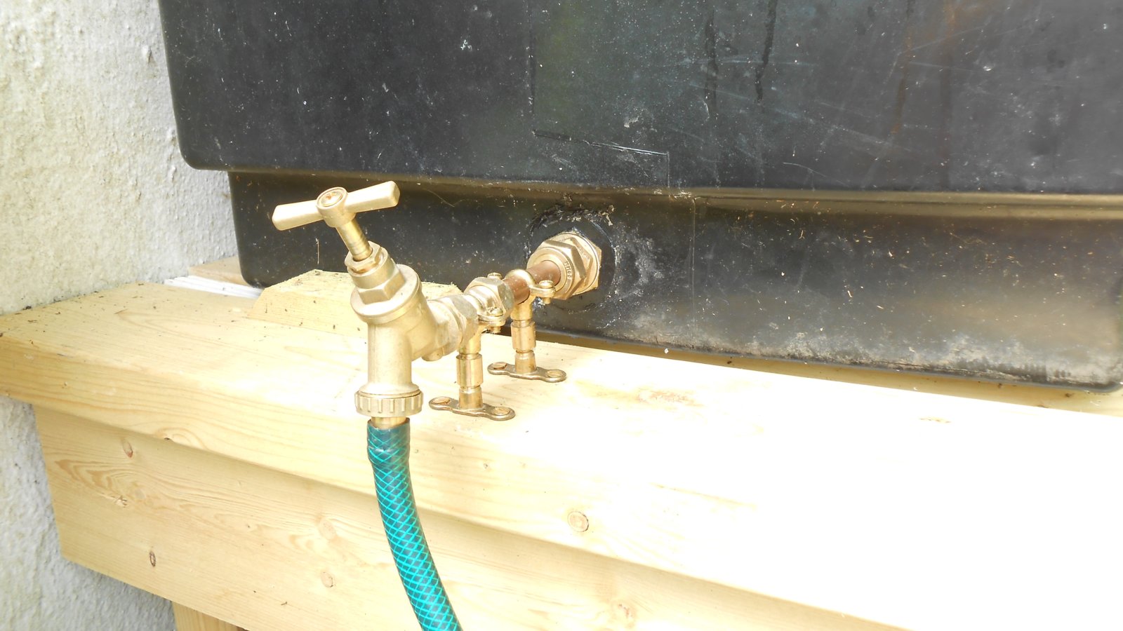 How to stop this joint leaking? DIYnot Forums