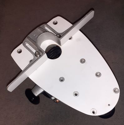 Elu MOF31 and Sub Base 003 Underside.jpg