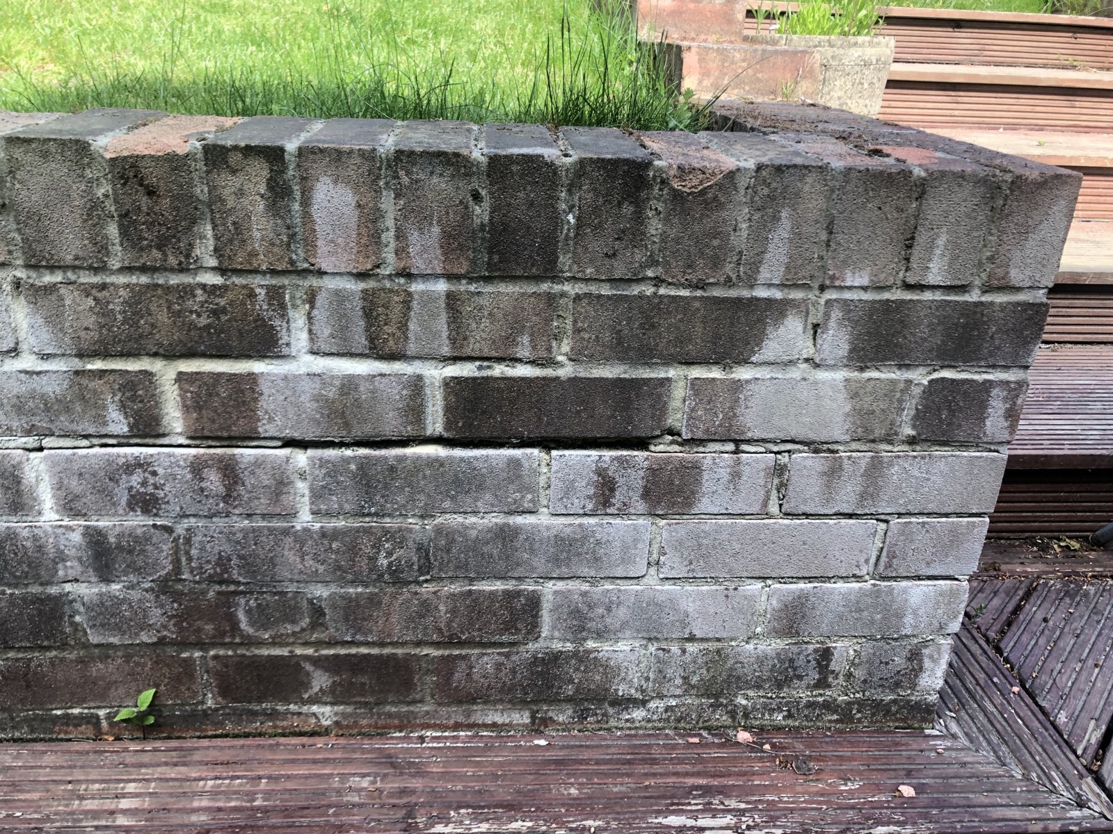 Garden wall pointing / capping advice needed DIYnot Forums
