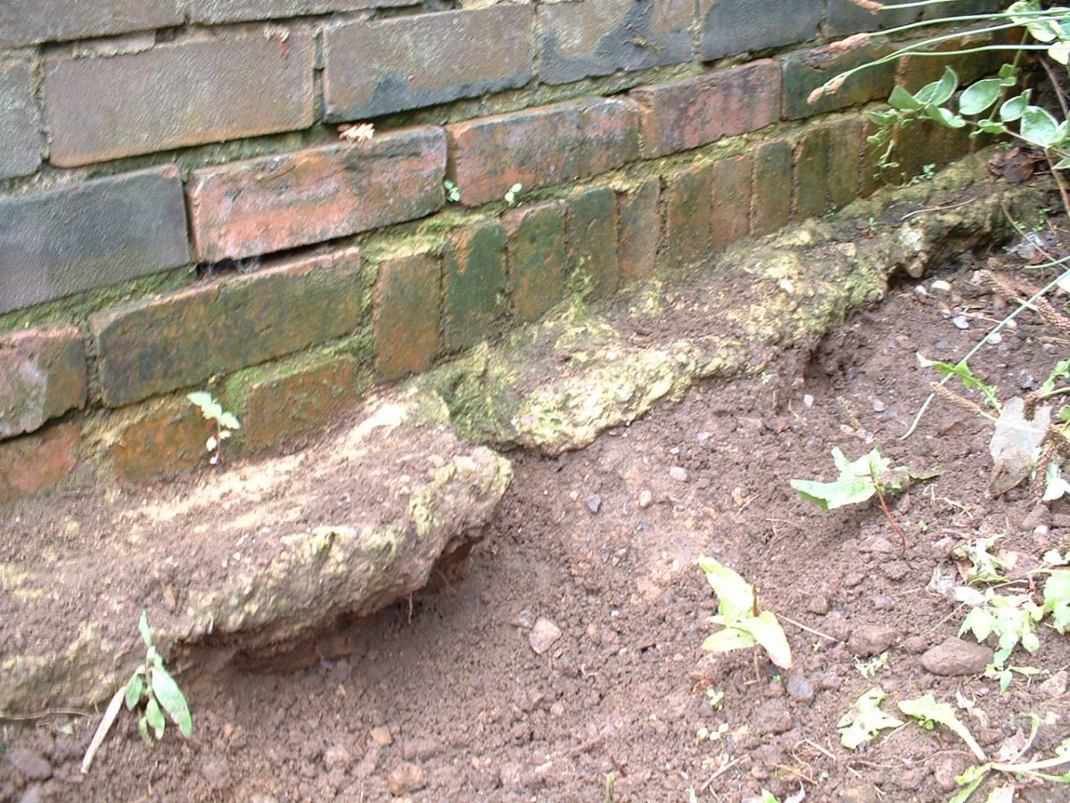 Front Wall Foundation.JPG