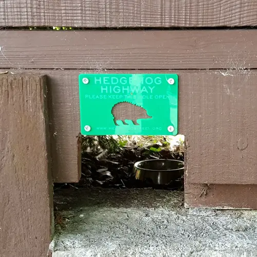 Hedgehog-highway-sign-installed-by-Sean-Hill.jpg
