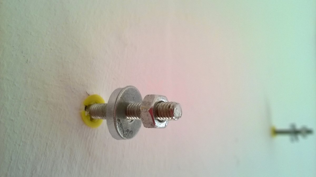 Hollow wall fixing.jpg