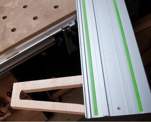 Home-made Rail Squaring Jig 001_01.jpg