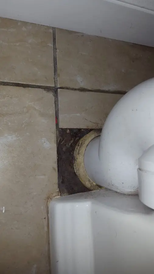 Tile Gap Around Toilet Pipe Diynot Forums, How To Tile Around A Waste Pipe Look Like