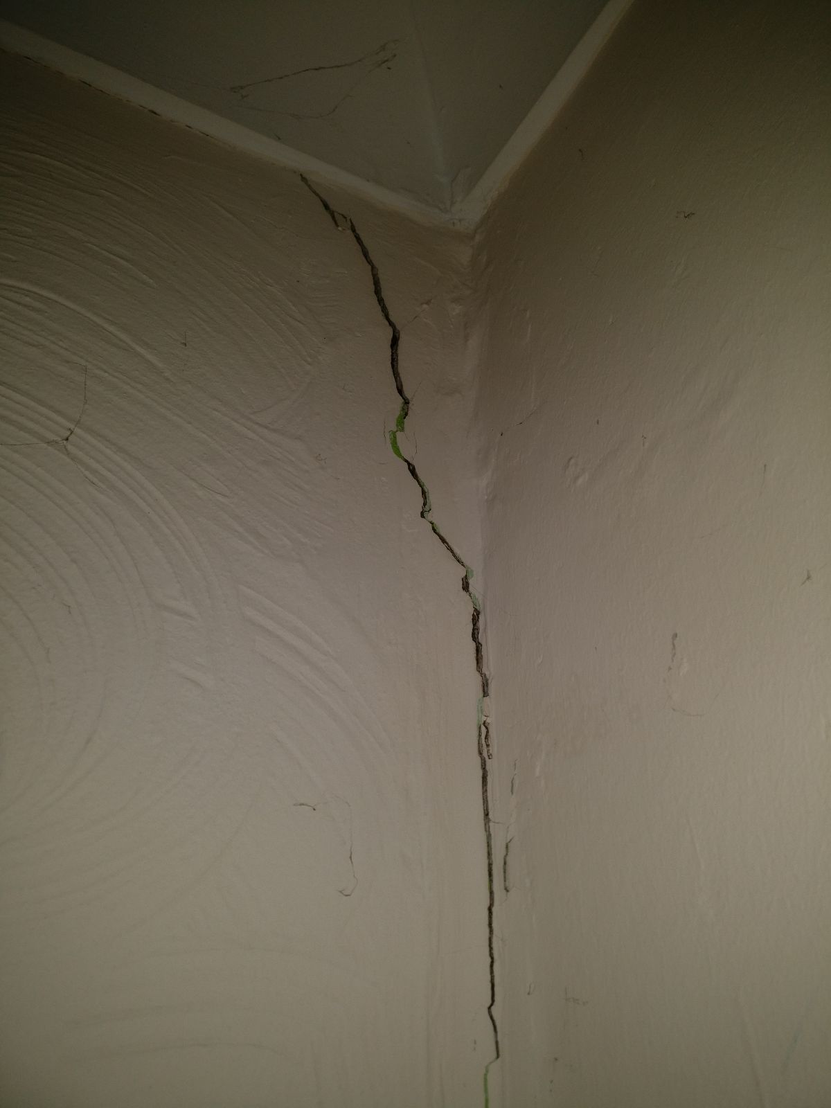 Crack In Shared Internal Wall Terraced House Diynot Forums