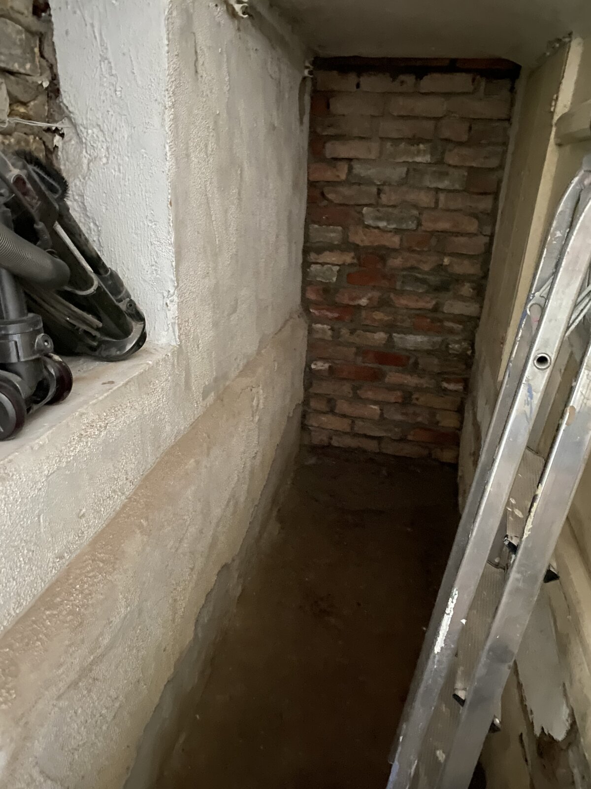 Understair cupboard damp/humid DIYnot Forums