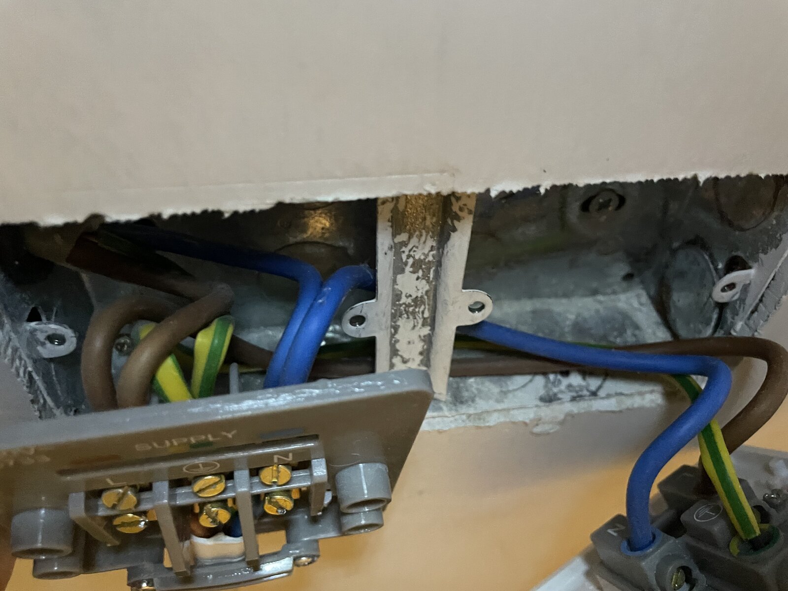 Plugged to hardwired oven. Just change the socket? DIYnot Forums