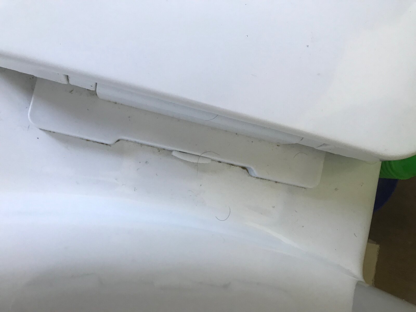 How to change this toilet seat DIYnot Forums