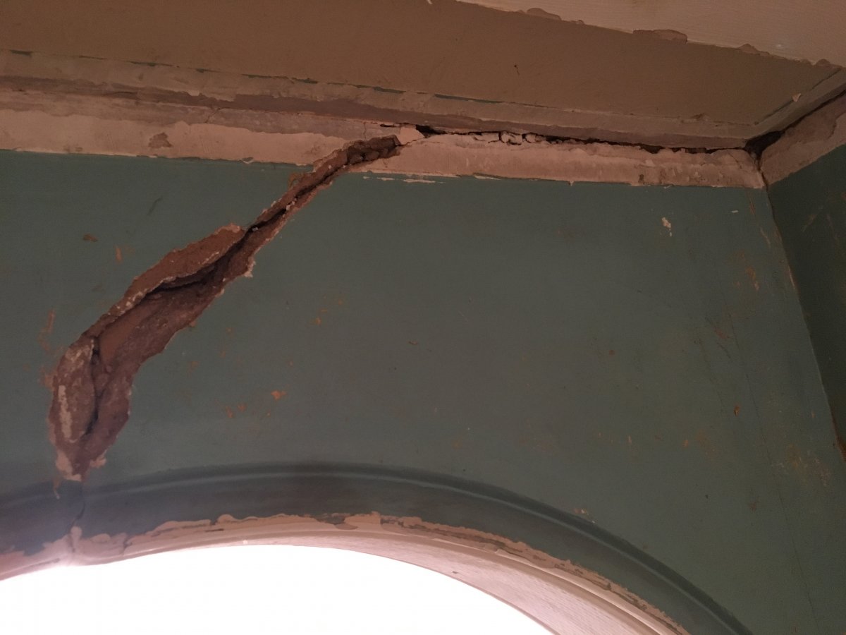 Crack in hallway arch DIYnot Forums