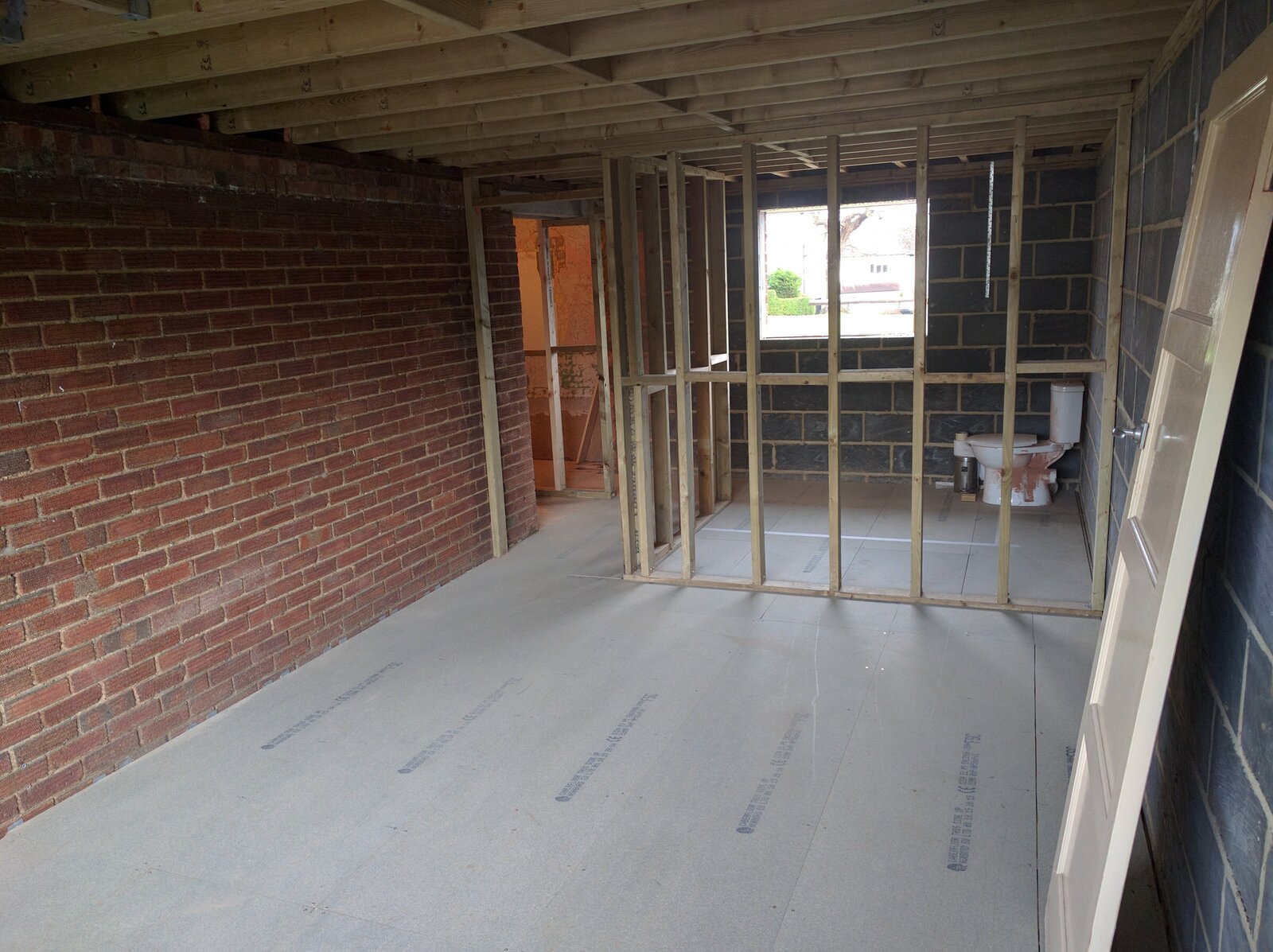 Squeaky chipboard floorboards or just long joists? DIYnot Forums