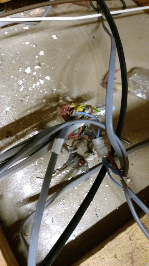 Is this new wiring safe? | DIYnot Forums
