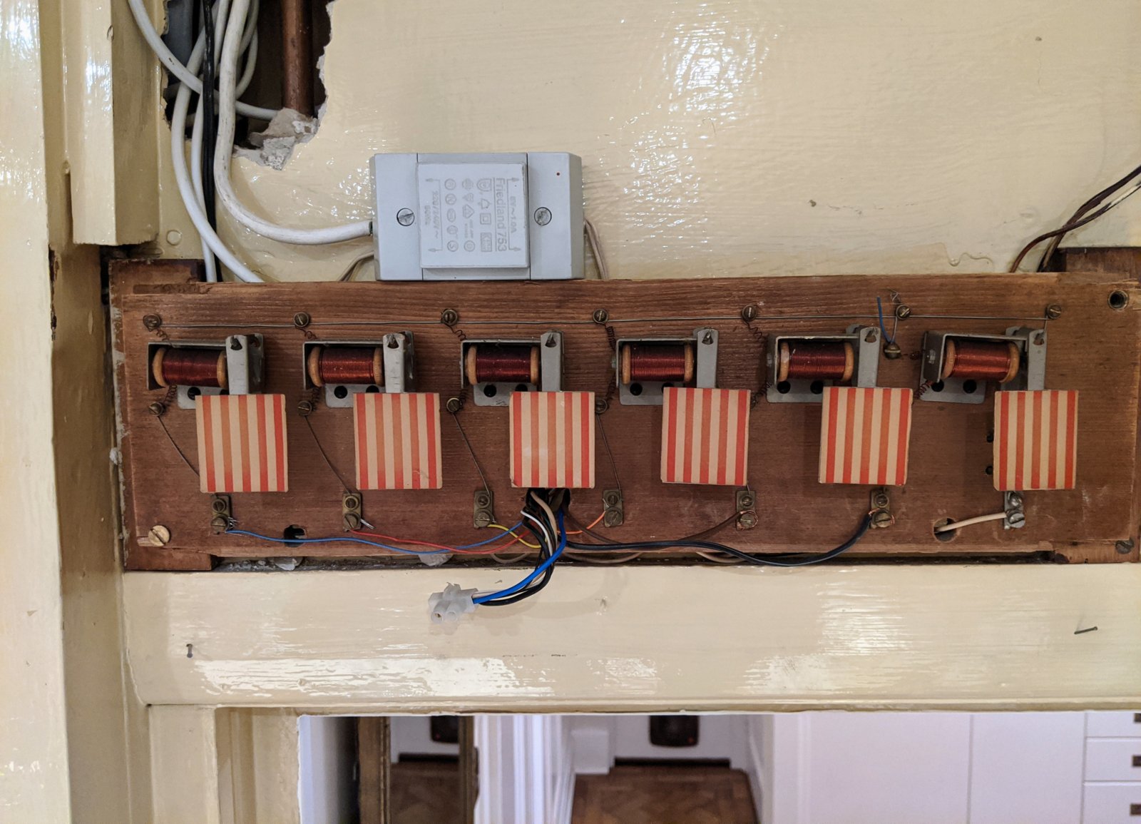 Ring Pro Doorbell (24vac) with old 8v bell system? | DIYnot Forums