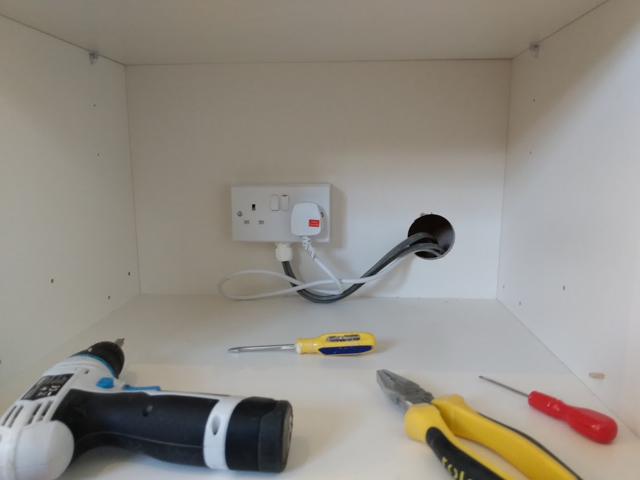 Cant find where the fridge/freezer is plugged in! DIYnot Forums