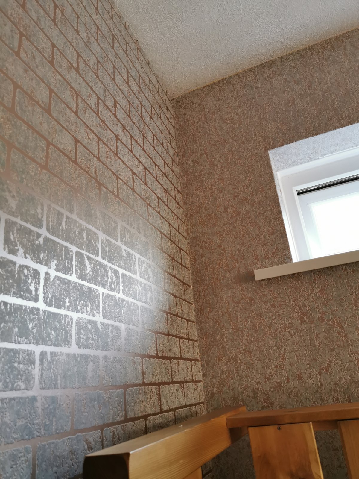 Can you wallpaper over existing paper? DIYnot Forums