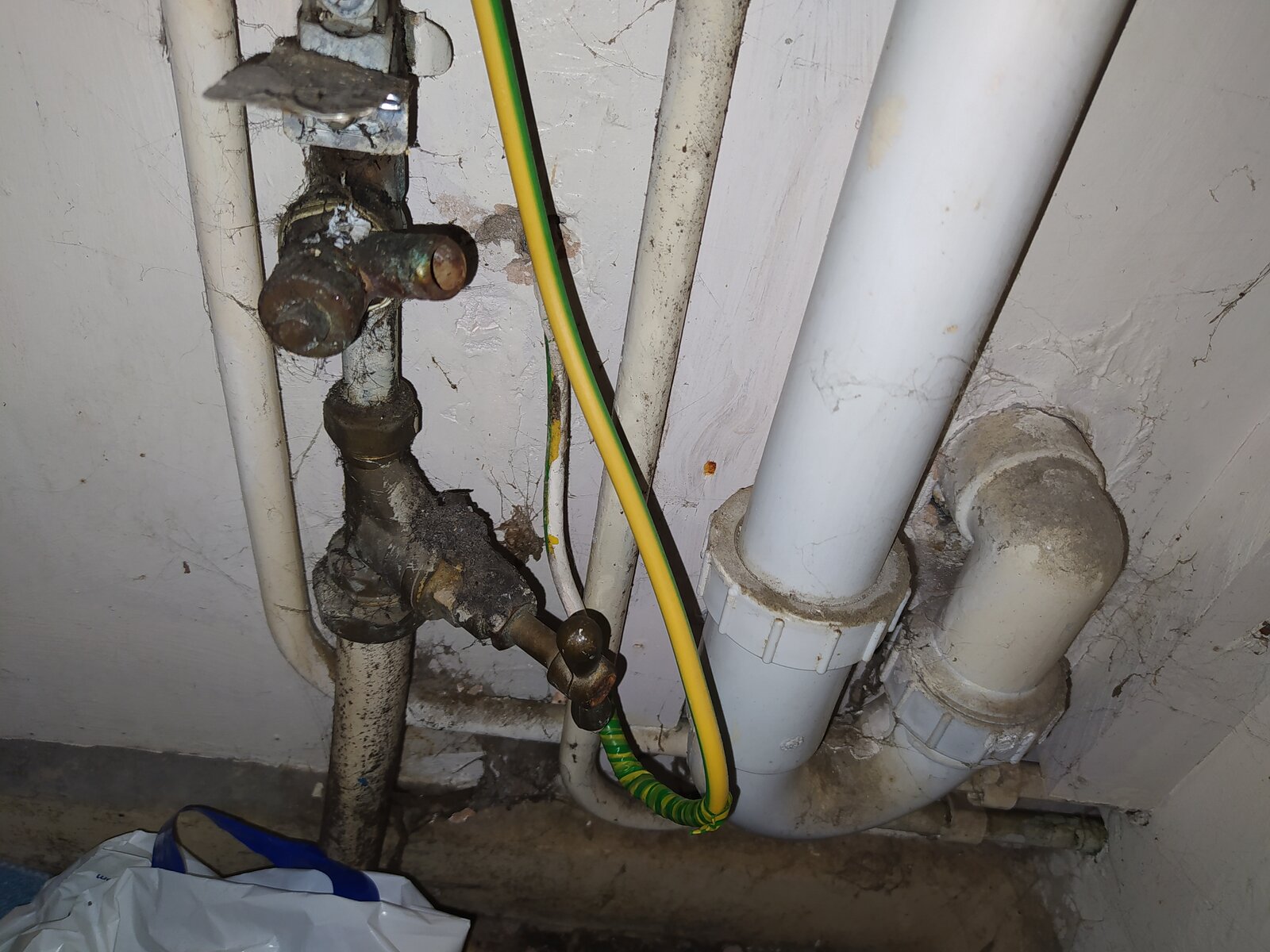 Water works in area.. Now pipes rattle and tap turns on DIYnot Forums