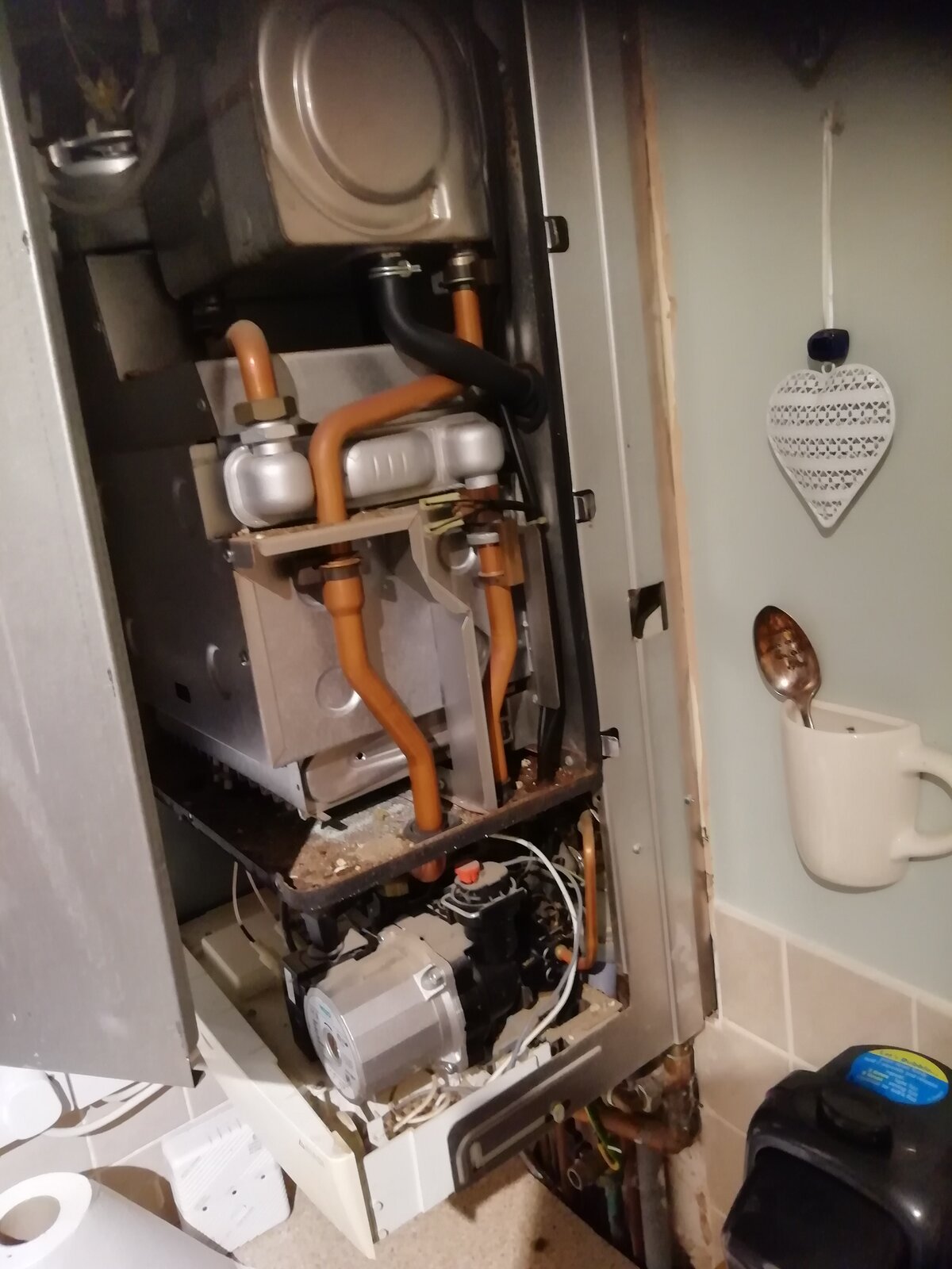 Combi fed mixer shower won't maintain temperature (oscillates) Page 2