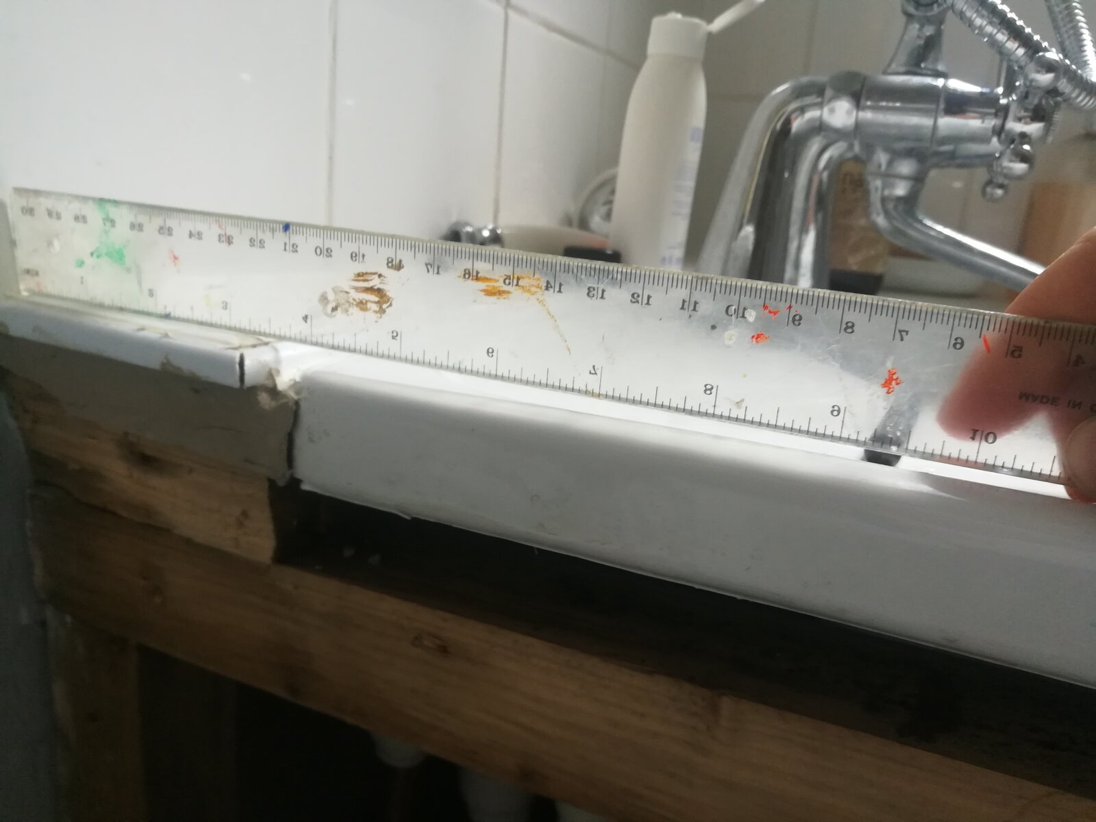 Fixing a shower screen over a bath with uneven surface DIYnot Forums