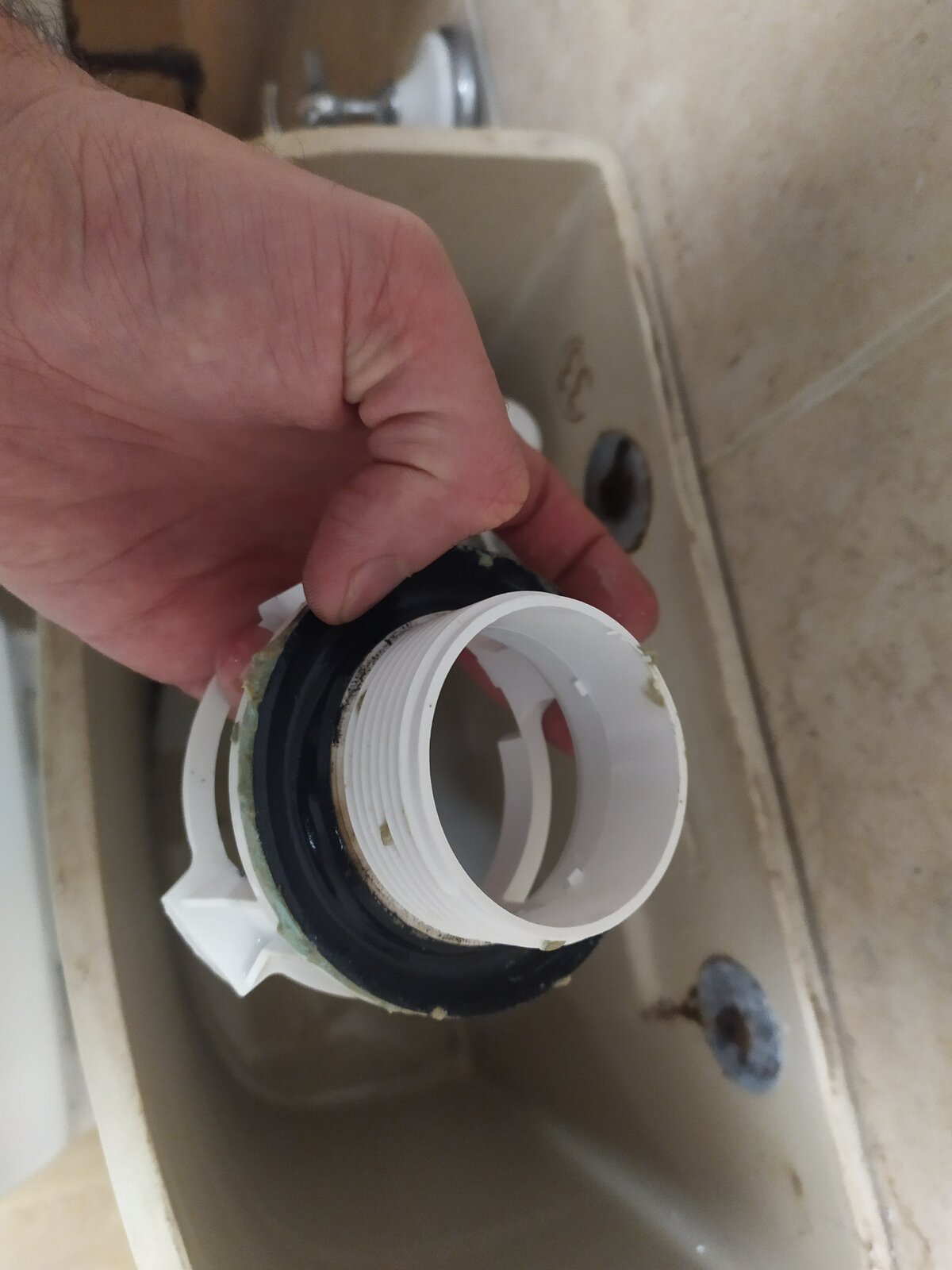 Toilet cistern slow leak | DIYnot Forums