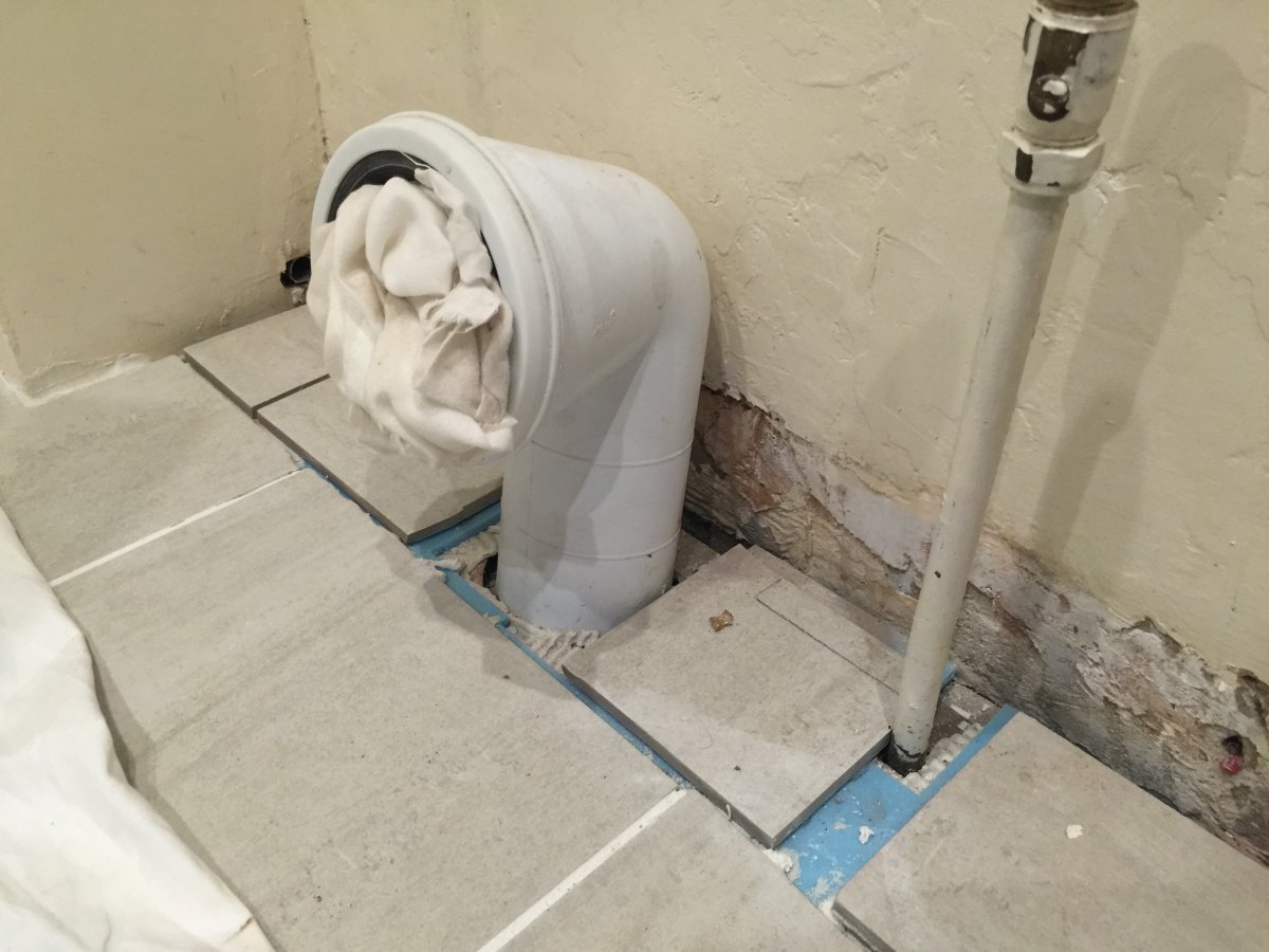 Use Of Silicone Sealant To Seal Around Toilet Soil Pipe , 58 OFF