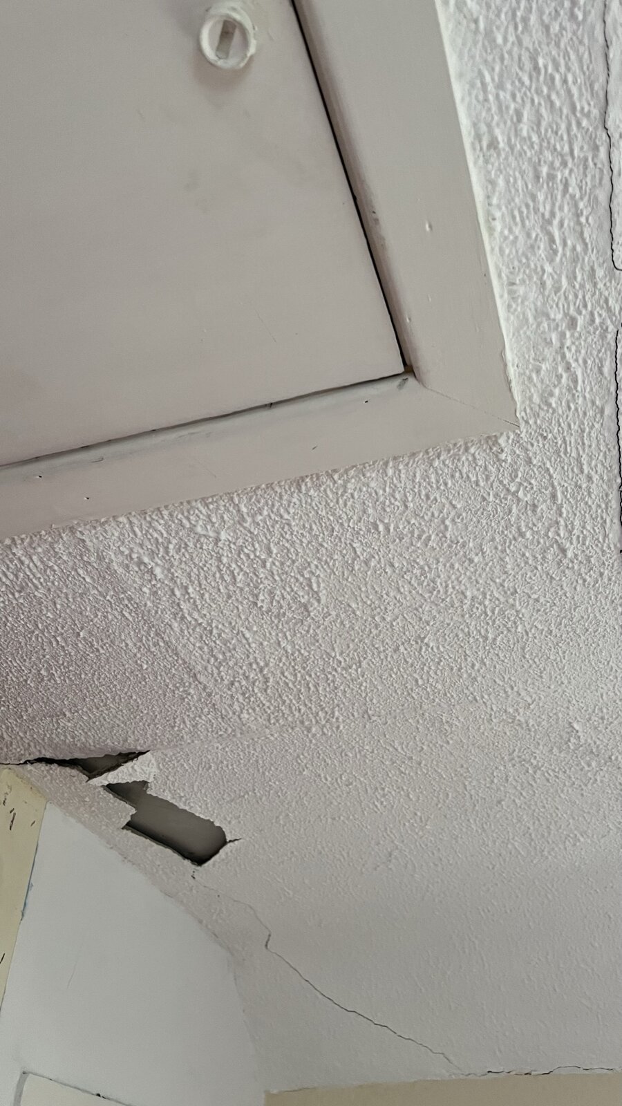 Artex Bedroom Ceiling Skim or Remove All First? DIYnot Forums
