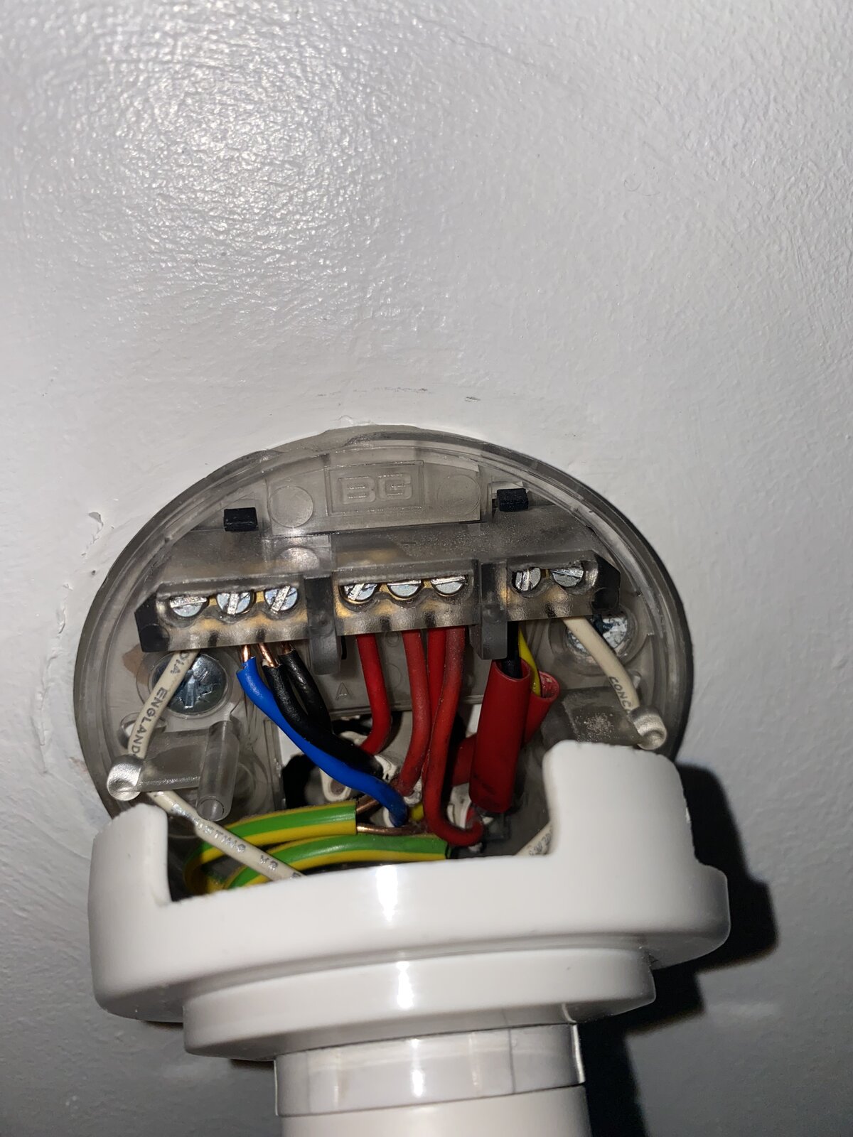 Light and extractor fan won’t run together when operated by new