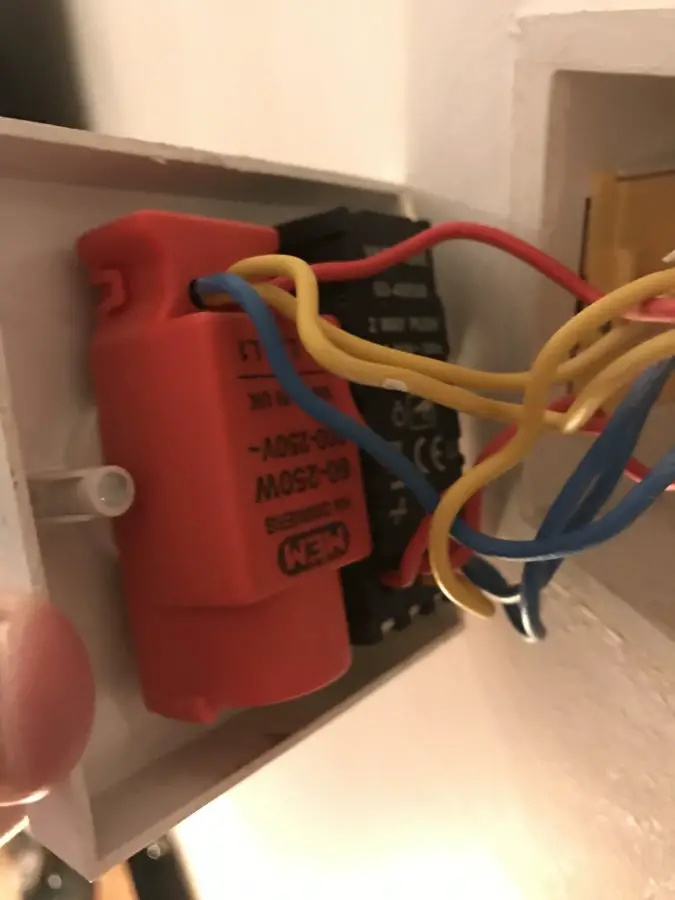 Problems wiring 2 way 2 gang switches/dimmers | DIYnot Forums