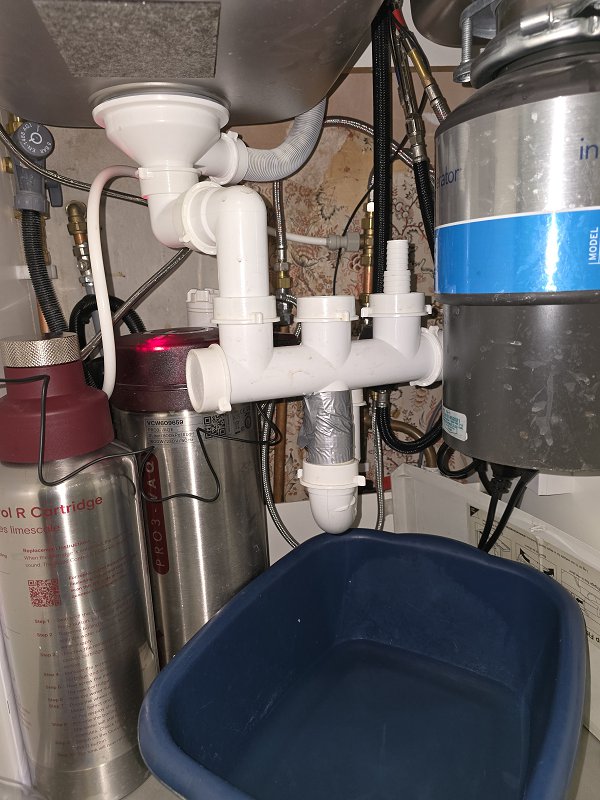 kitchen plumbing 2.jpg