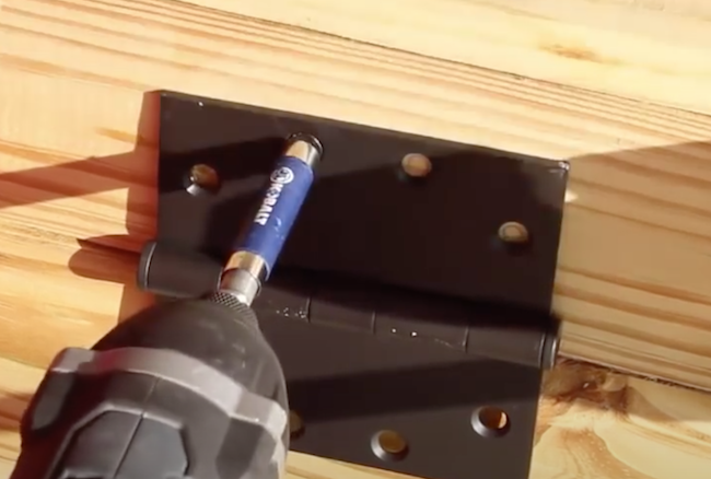 Lid back hinges position 2?.png