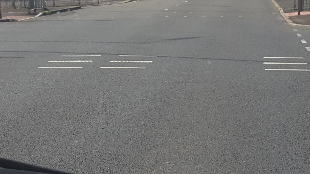 Lines in junction (close) .jpg