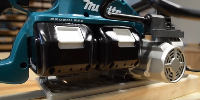 Makita DRS780 Batteries In.png