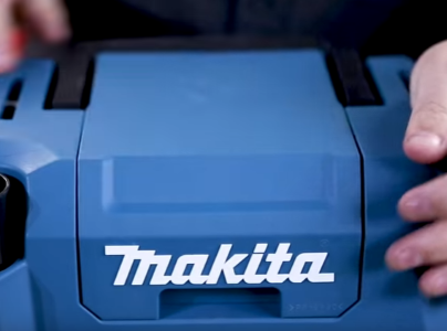 Makita DVC750 Vacuum Compartment Closed.png