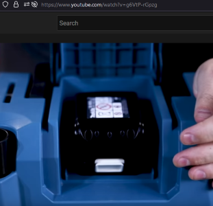 Makita DVC750 Vacuum Compartment Open.png