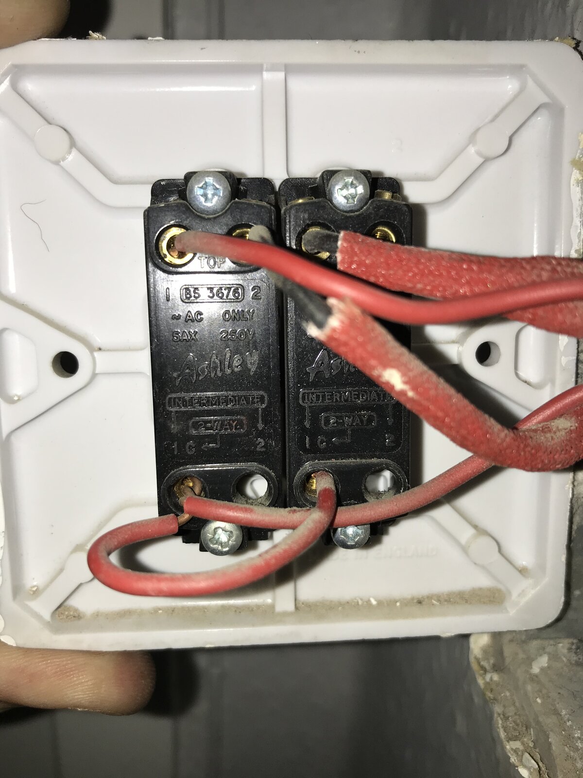 Wiring intermediate switch | DIYnot Forums