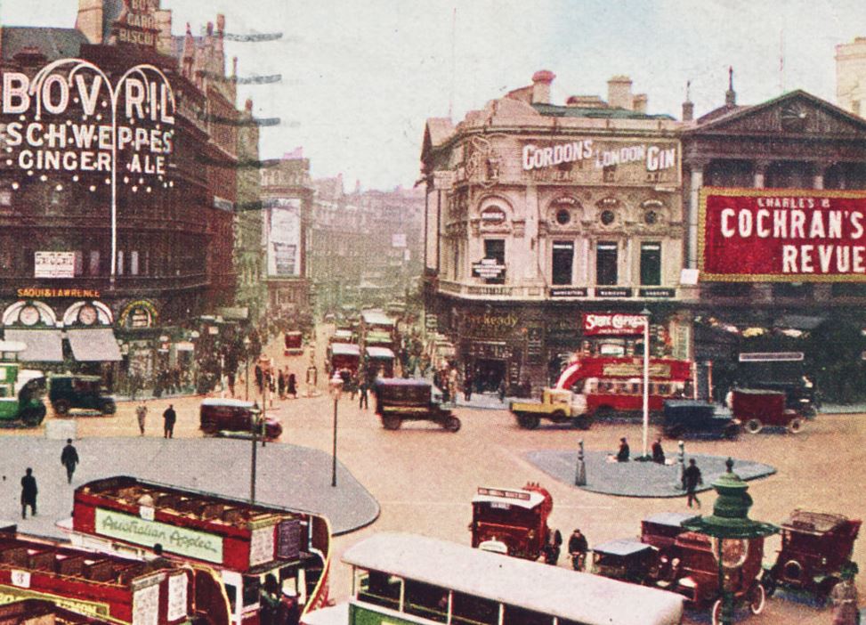 piccadily circus2.JPG