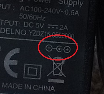 plug polarity mark.jpg