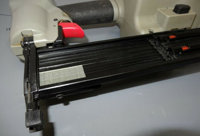 Porter-Cable BN1200V Cordless 2nd Fix Nailer 002.jpg