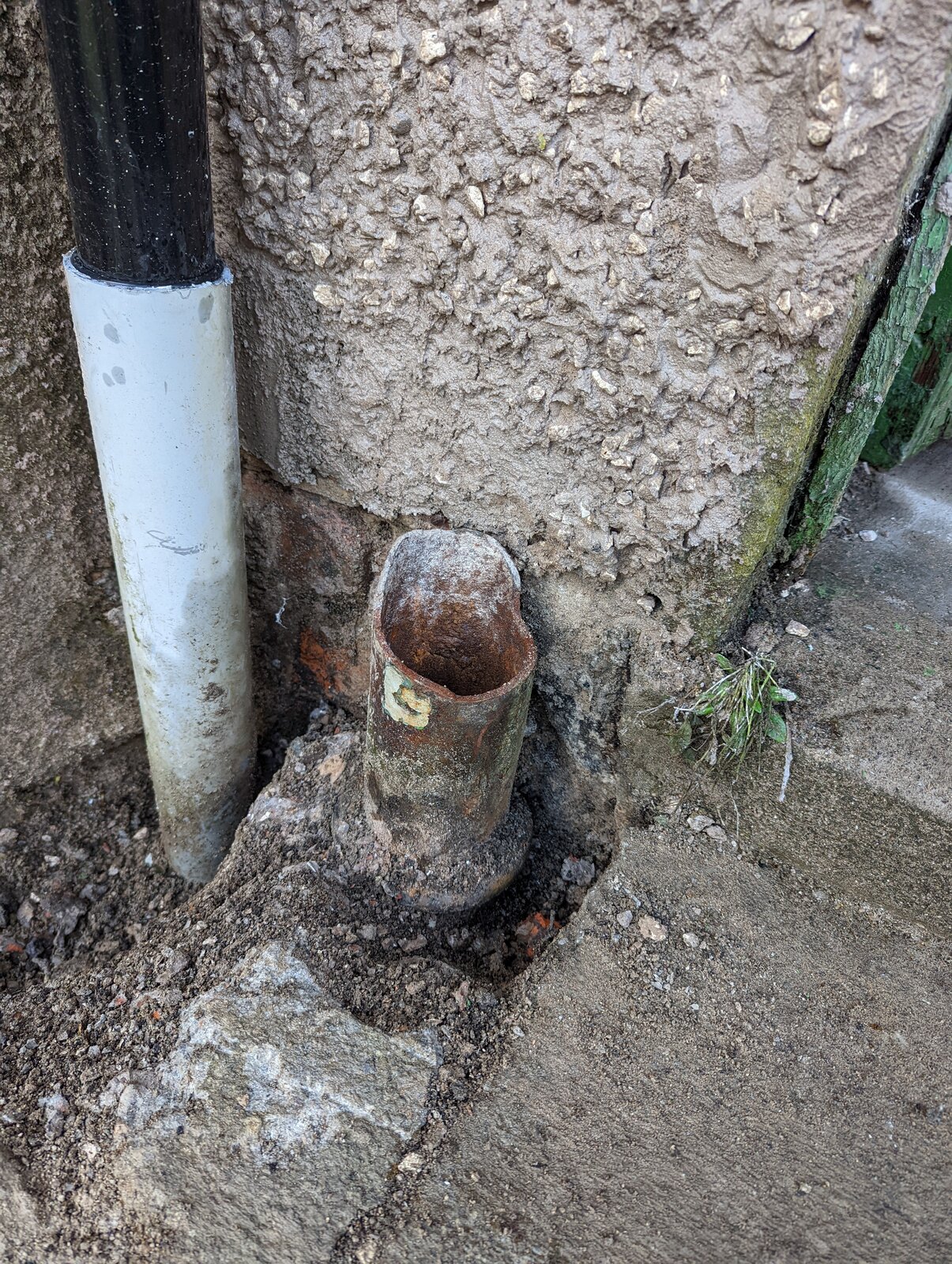Joining 110mm vertical soil pipe to cast iron pipe DIYnot Forums