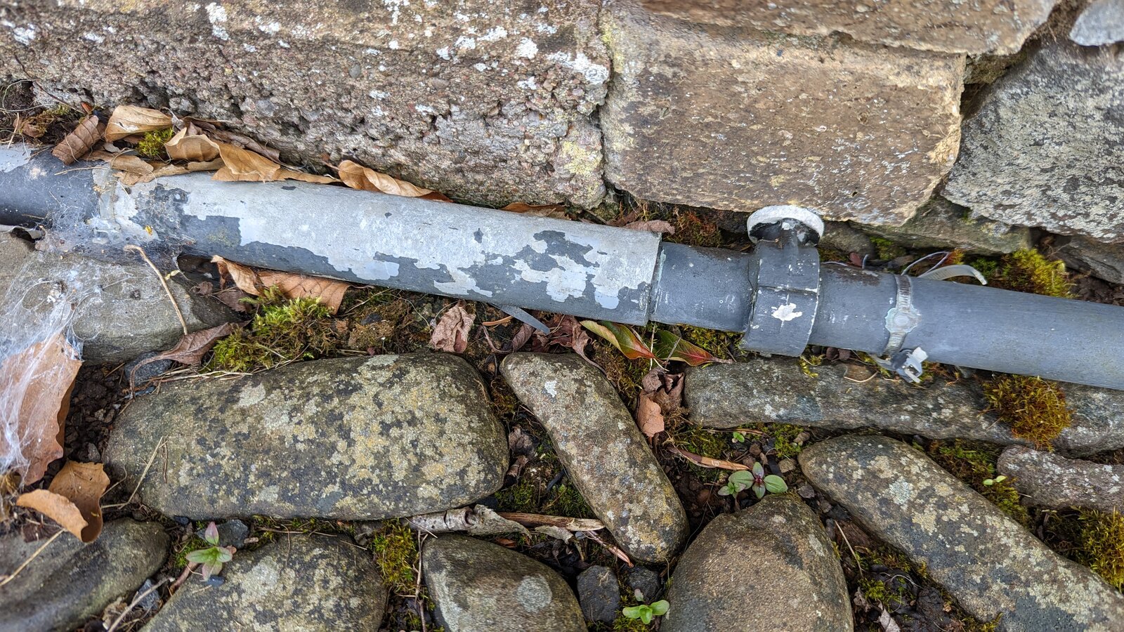 How to concrete over gas pipe? DIYnot Forums