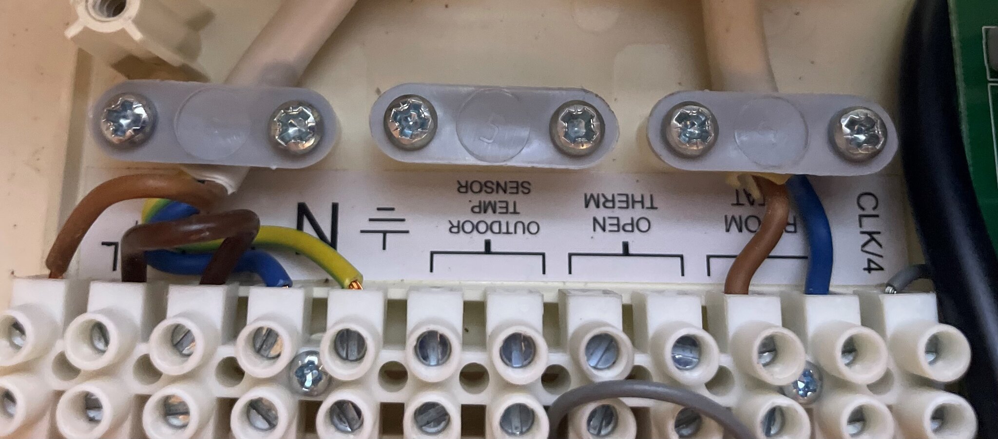 Quantec HR 28C Wiring.jpg