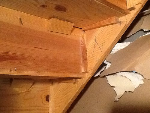 Routed Closed Riser Stair Stringers 001_02.jpg