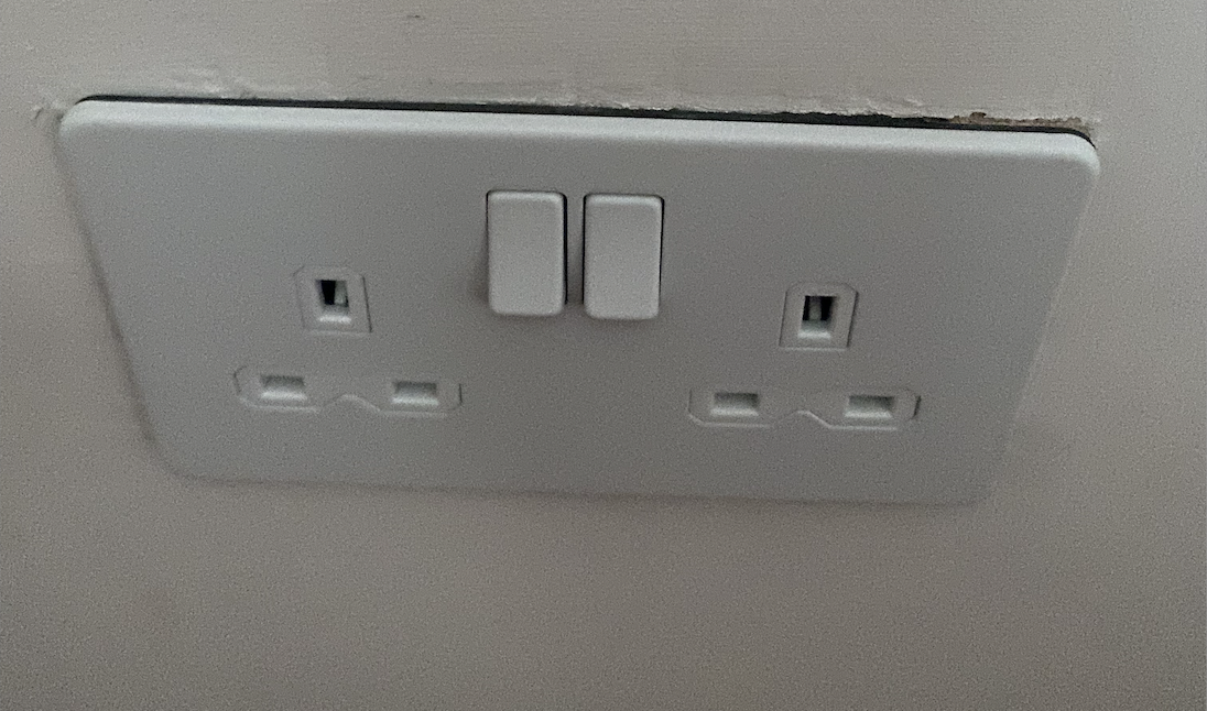 Screwless sockets and switches not flush to the wall DIYnot Forums