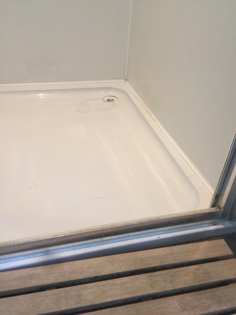 shower enclosure 2.jpg