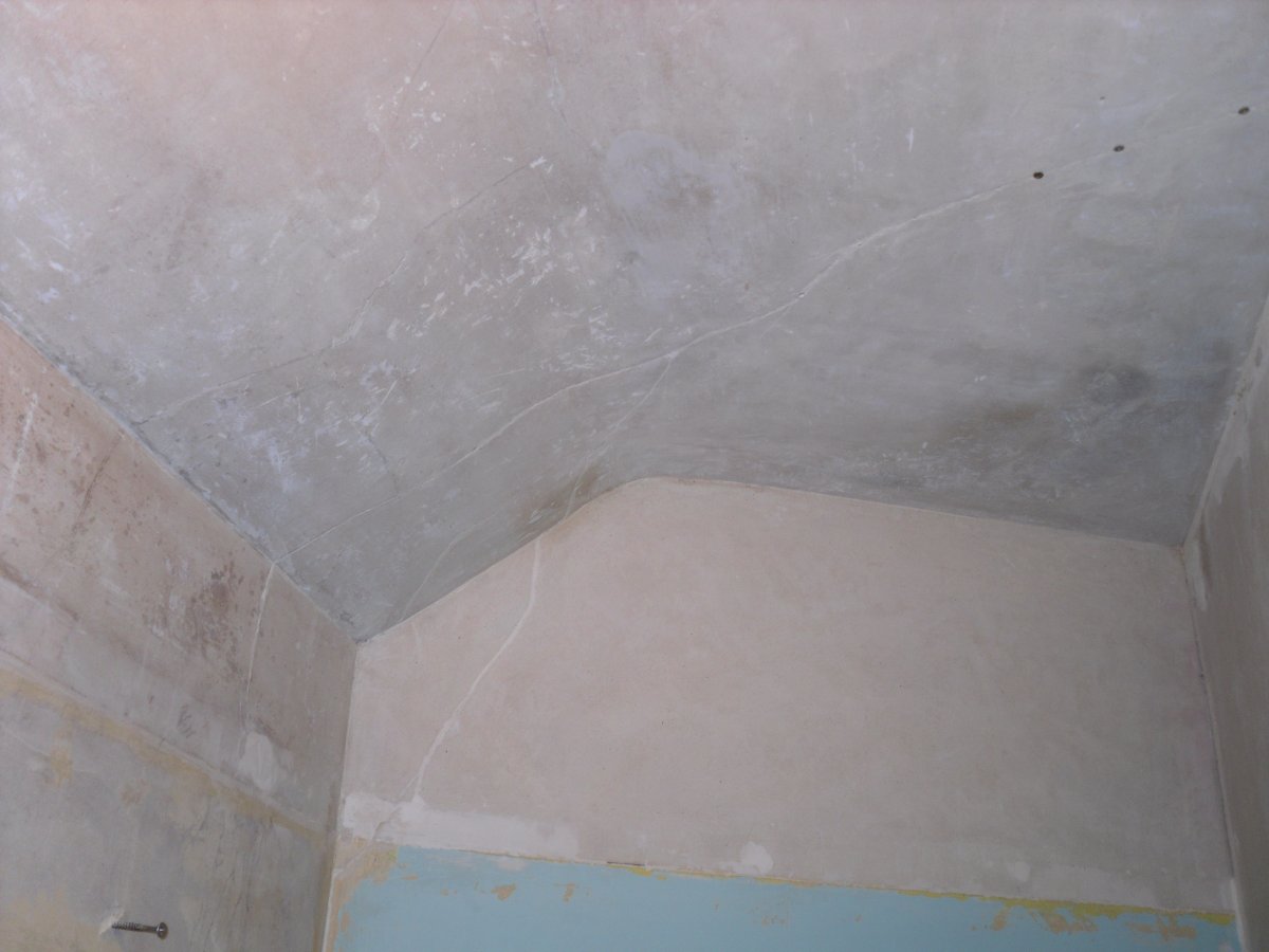 Shower room 002.JPG