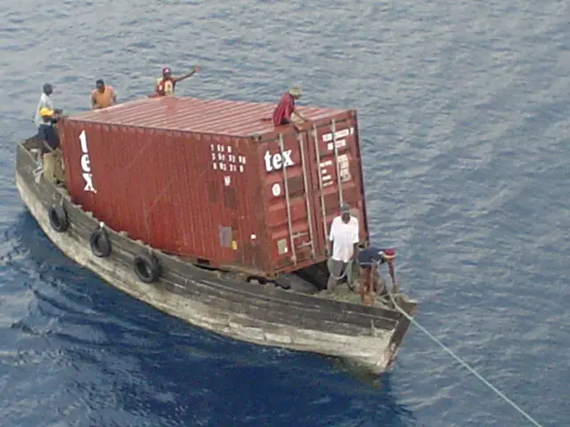 smallest-container-ship.jpg